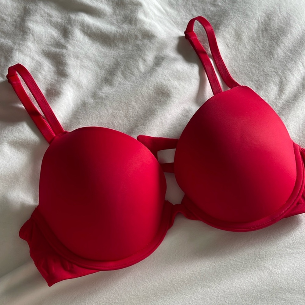True red push up bra